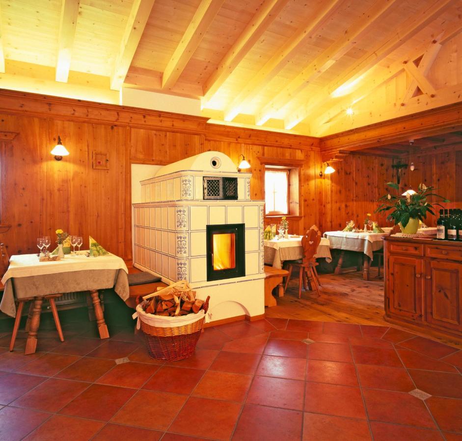Gasthof Weisses Kreuz Naturns Luaran gambar